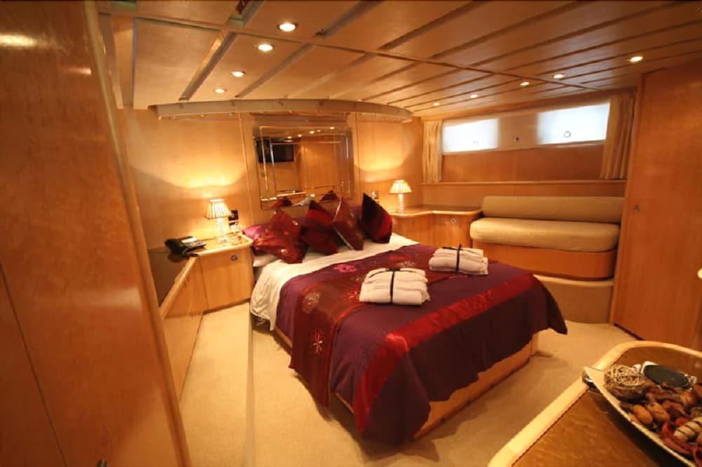 Absolute Pleasure Yacht Hotell London Eksteriør bilde